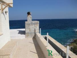 For sale cottage in Aegina on the sea front