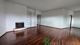 Προς ενοικίαση όροφο διαμέρισμα με δώμα, Κηφισιά, περιοχή πλησίον Αγίας Κυριακής Προς ενοικίαση όροφο διαμέρισμα με δώμα, Κηφισιά, περιοχή πλησίον Αγίας Κυριακής