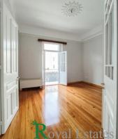 Αθήνα, Ιστορικό Κέντρο, Πλάκα, διατίθεται προς ενοικίαση, πολυτελές διαμέρισμα σε νεοκλασικό κτήριο