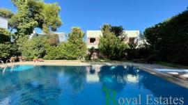 Νέα Ερυθραία, πλησίον Καστρίτσα, πολυτελής μεζονέτα με πισίνα, προς μίσθωση