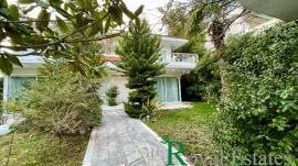 Ενοικίαζεται Μεζονέτα στη Νέα Κηφισιά – Πολυτελής Κατοικία με Ιδιωτική Πισίνα