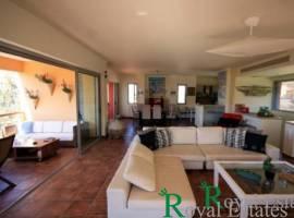 Πολυτελής μονοκατοικία διατίθεται πρός πώληση στην νήσο Αίγινα Πολυτελής μονοκατοικία διατίθεται πρός πώληση στην νήσο Αίγινα