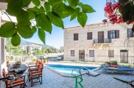 Πωλείται Ξενοδοχείο στο Παράλιο Άστρος – Έτοιμο για εκμετάλλευση