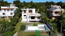 Πεντέλη (Καλλίσια) – Μονοκατοικία προς πώληση