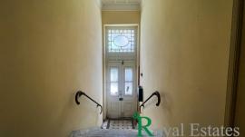 Πώληση Νεοκλασικού, Όροφο διαμερίσματος στην Κυψέλη, πλησίον Φωκίωνος Νέγρη, Αθήνα