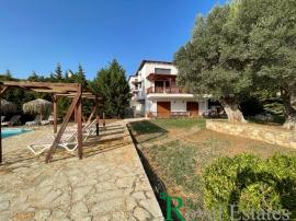 Διατίθεται πρός πώληση συγκρότημα κατοικιών στα Νέα Στύρα Εύβοια Διατίθεται πρός πώληση συγκρότημα κατοικιών στα Νέα Στύρα Εύβοια
