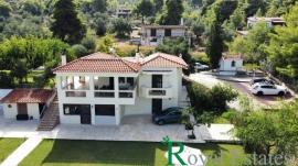 Μια υπέροχη εξοχική κατοικία προς πώληση, στην περιοχή του Σχίνου, Δήμος Λουτρακίου, Νομός Κορίνθου