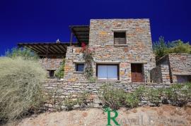 Κυκλάδες, νήσος Κέα, περιοχή Κούνδουρος, διατίθεται παραθαλάσσια πέτρινη μονοκατοικία προς πώληση Κυκλάδες, νήσος Κέα, περιοχή Κούνδουρος, διατίθεται παραθαλάσσια πέτρινη μονοκατοικία προς πώληση